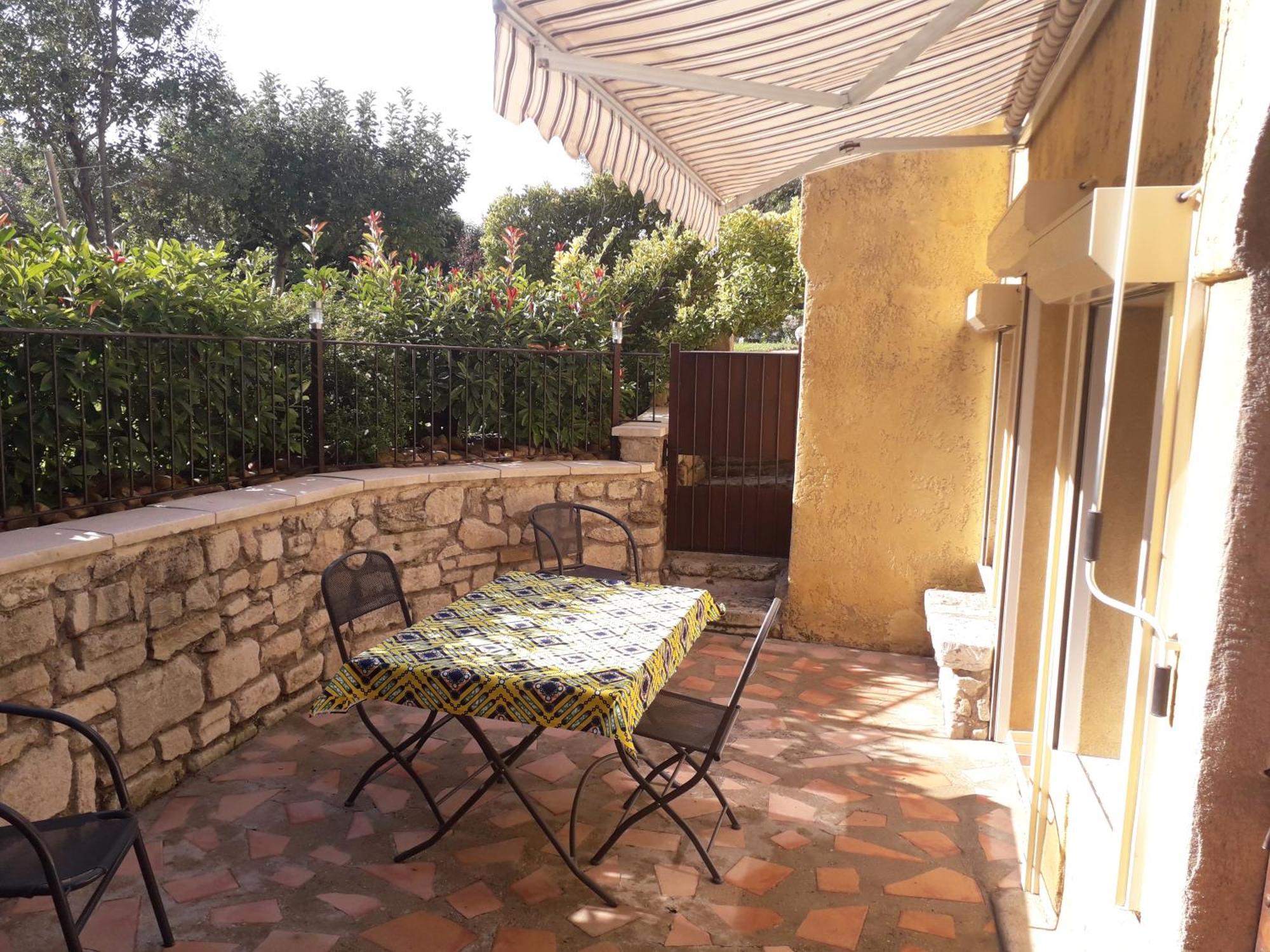 Agreable Studio Pres De St Remy De Provence Eyragues Extérieur photo