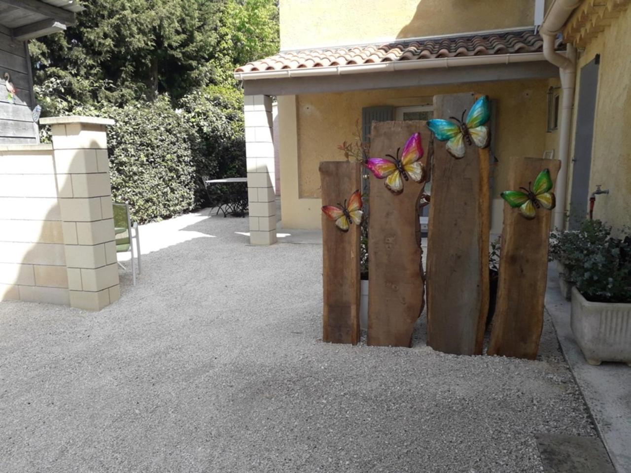 Agreable Studio Pres De St Remy De Provence Eyragues Extérieur photo